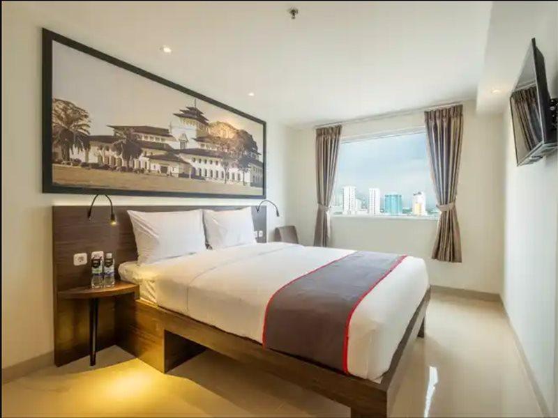 Super Oyo Collection O Hotel Pasar Baru Heritage Bandung Esterno foto