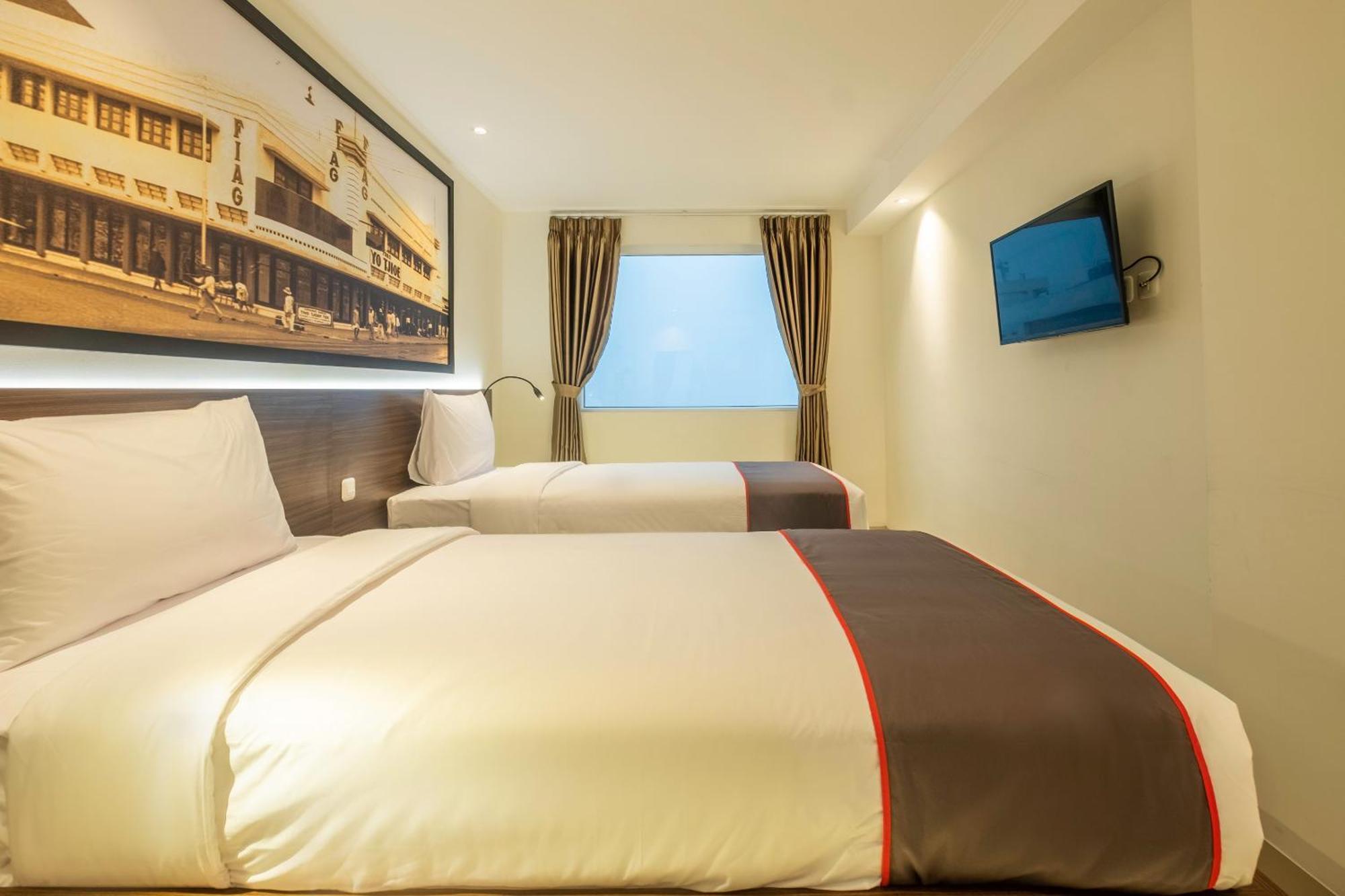 Super Oyo Collection O Hotel Pasar Baru Heritage Bandung Esterno foto