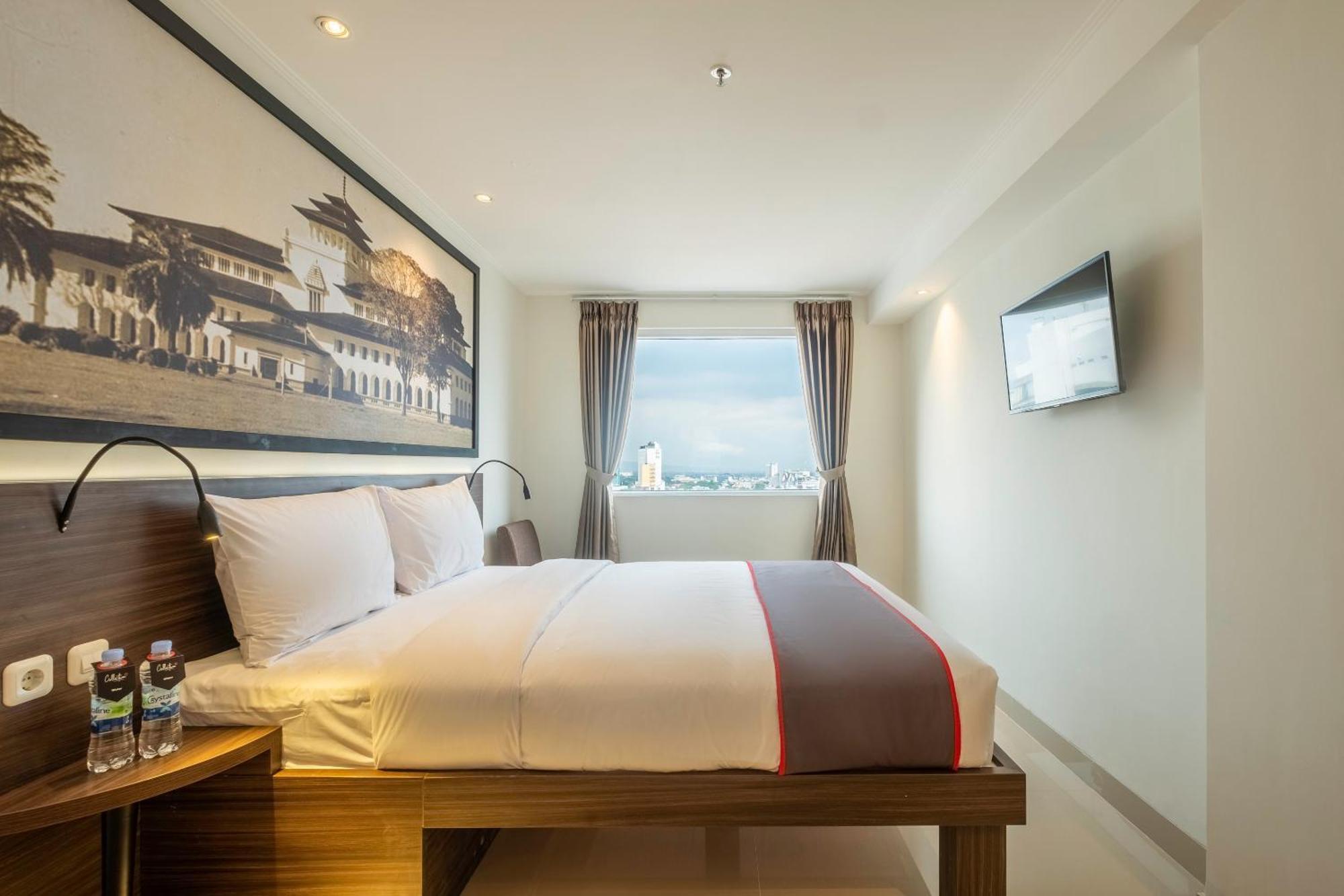 Super Oyo Collection O Hotel Pasar Baru Heritage Bandung Esterno foto