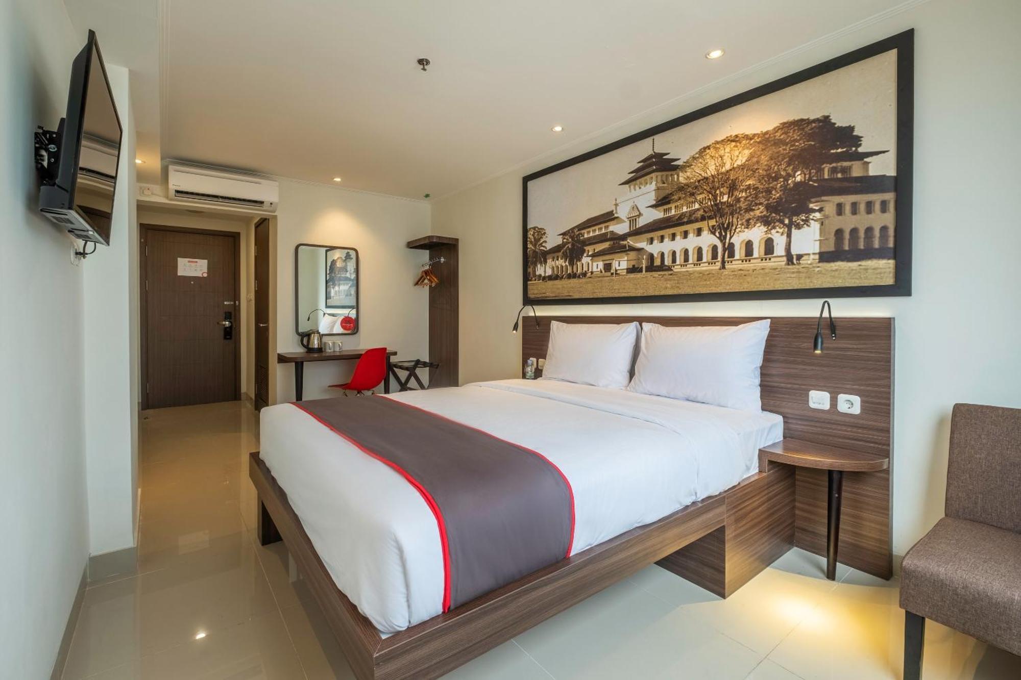 Super Oyo Collection O Hotel Pasar Baru Heritage Bandung Esterno foto
